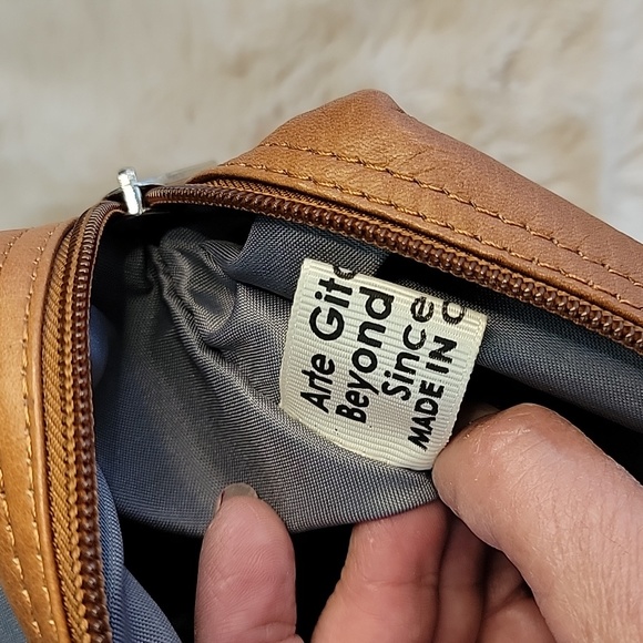 AGM Beyond Leather Slingback Concealed Carry Unisex Bin6 - Picture 7 of 12